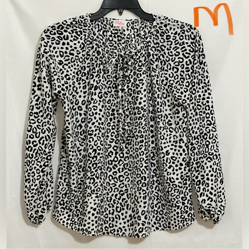 Pulse Black and White Long-Sleeved Top with Animal Print